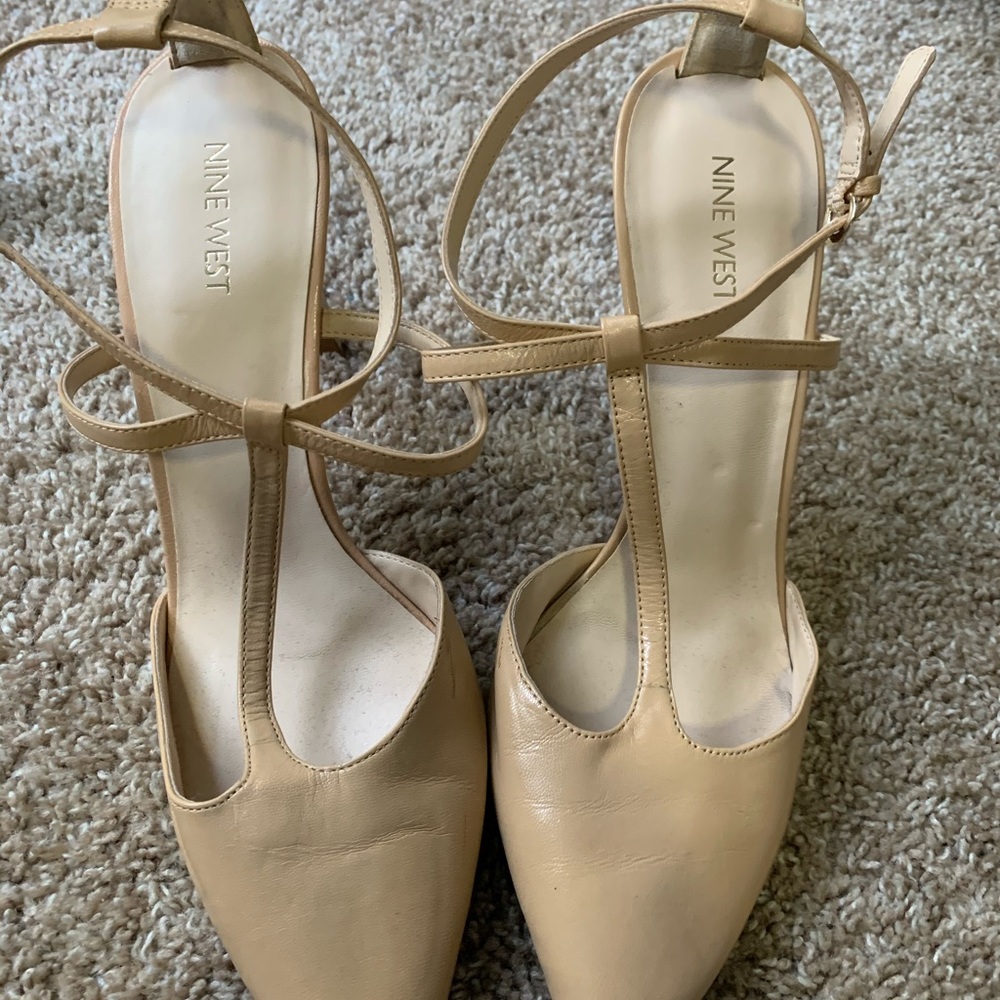 Nude T strap Pumps